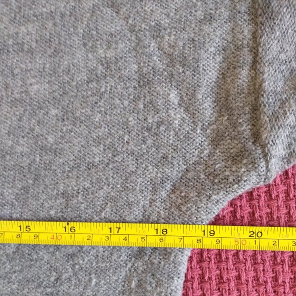 Gap Gray V-Neck Women's Long-Sleeve Sweater - Picture 4 of 13